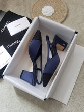 Load image into Gallery viewer, CHANEL FLATS 45
