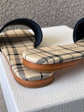 Load image into Gallery viewer, DIOR SLIPPERS 5
