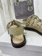 Load image into Gallery viewer, DIOR SLIPPERS 18
