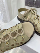 Load image into Gallery viewer, DIOR SLIPPERS 18
