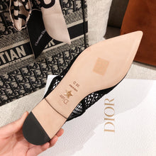 Load image into Gallery viewer, DIOR FLATS 22
