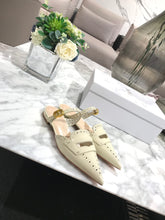 Load image into Gallery viewer, DIOR FLATS 25
