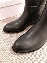 Load image into Gallery viewer, DIOR BOOTS 28

