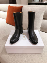 Load image into Gallery viewer, DIOR BOOTS 28

