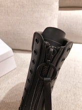 Load image into Gallery viewer, DIOR BOOTS 29
