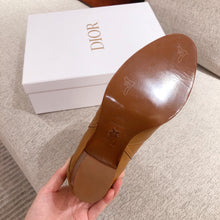 Load image into Gallery viewer, DIOR BOOTS 31
