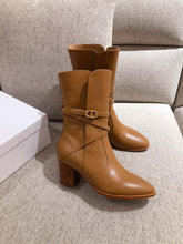 Load image into Gallery viewer, DIOR BOOTS 31
