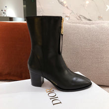 Load image into Gallery viewer, DIOR BOOTS 33

