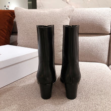 Load image into Gallery viewer, DIOR BOOTS 33
