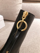 Load image into Gallery viewer, DIOR BOOTS 33
