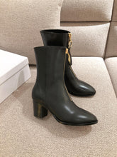 Load image into Gallery viewer, DIOR BOOTS 33
