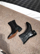 Load image into Gallery viewer, DIOR BOOTS 34
