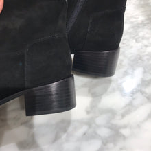 Load image into Gallery viewer, DIOR BOOTS 35
