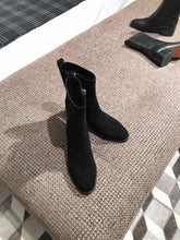 Load image into Gallery viewer, DIOR BOOTS 35
