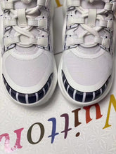 Load image into Gallery viewer, Louis Vuitton
