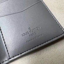 Load image into Gallery viewer, Louis vuitton small wallets for men
