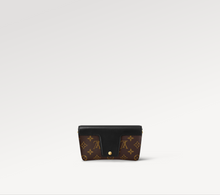Load image into Gallery viewer, M80559 Padlock On Strap
