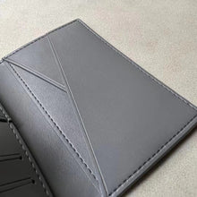Load image into Gallery viewer, Louis vuitton small wallets for men
