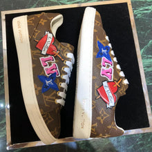 Load image into Gallery viewer, Louis Vuitton BASKILI
