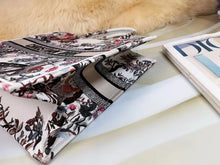 Load image into Gallery viewer, Book tote
