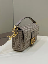 Load image into Gallery viewer, Baguette bag in dove gray
