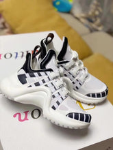 Load image into Gallery viewer, Louis Vuitton
