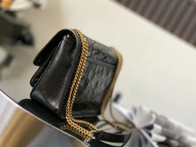 Load image into Gallery viewer, NIKI MEDIUM CHAIN BAG IN CRINKLED VINTAGE LEATHER
