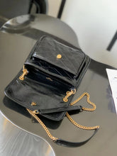 Load image into Gallery viewer, NIKI MEDIUM CHAIN BAG IN CRINKLED VINTAGE LEATHER
