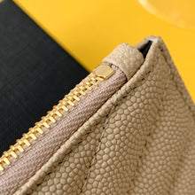Load image into Gallery viewer, CASSANDRE MATELASS ZIPPED FRAGMENTS CARD CASE IN GRAIN DE POUDRE EMBOSSED LEATHER
