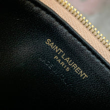 Load image into Gallery viewer, CASSANDRE MATELASS ZIPPED FRAGMENTS CARD CASE IN GRAIN DE POUDRE EMBOSSED LEATHER
