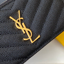 Load image into Gallery viewer, CASSANDRE MATELASS ZIPPED FRAGMENTS CARD CASE IN GRAIN DE POUDRE EMBOSSED LEATHER
