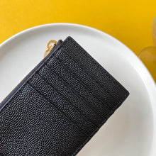 Load image into Gallery viewer, CASSANDRE MATELASS ZIPPED FRAGMENTS CARD CASE IN GRAIN DE POUDRE EMBOSSED LEATHER
