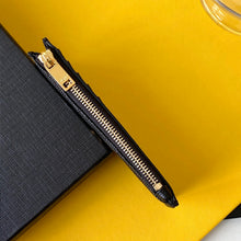Load image into Gallery viewer, CASSANDRE MATELASS ZIPPED FRAGMENTS CARD CASE IN GRAIN DE POUDRE EMBOSSED LEATHER
