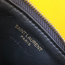 Load image into Gallery viewer, CASSANDRE MATELASS ZIPPED FRAGMENTS CARD CASE IN GRAIN DE POUDRE EMBOSSED LEATHER
