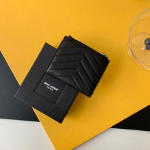 Load image into Gallery viewer, CASSANDRE MATELASS FLAP CARD CASE IN GRAIN DE POUDRE EMBOSSED LEATHER
