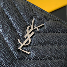 Load image into Gallery viewer, CASSANDRE MATELASS FLAP CARD CASE IN GRAIN DE POUDRE EMBOSSED LEATHER
